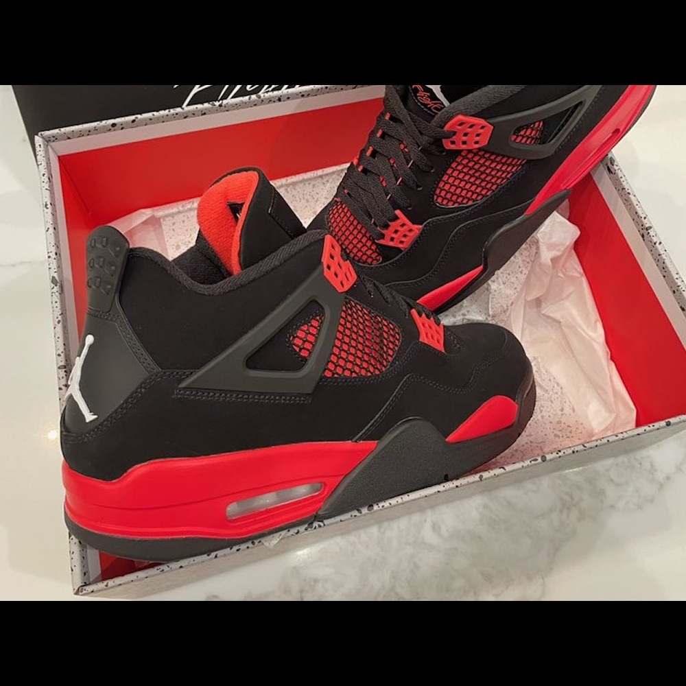 Jordan four red thunders
